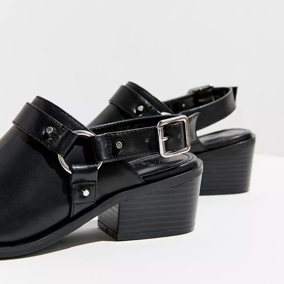 UO Willa Harness Mule - Picture 4 of 4